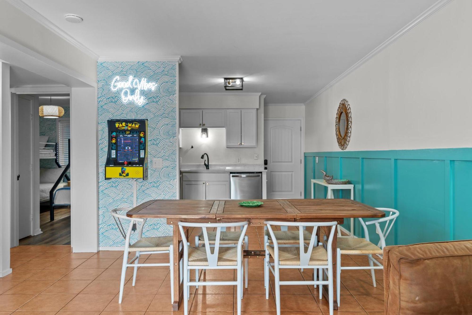 Hang Ten Hideaway, Pool, Condo, Parking - 6 Person Max Occupancy カロライナビーチ エクステリア 写真