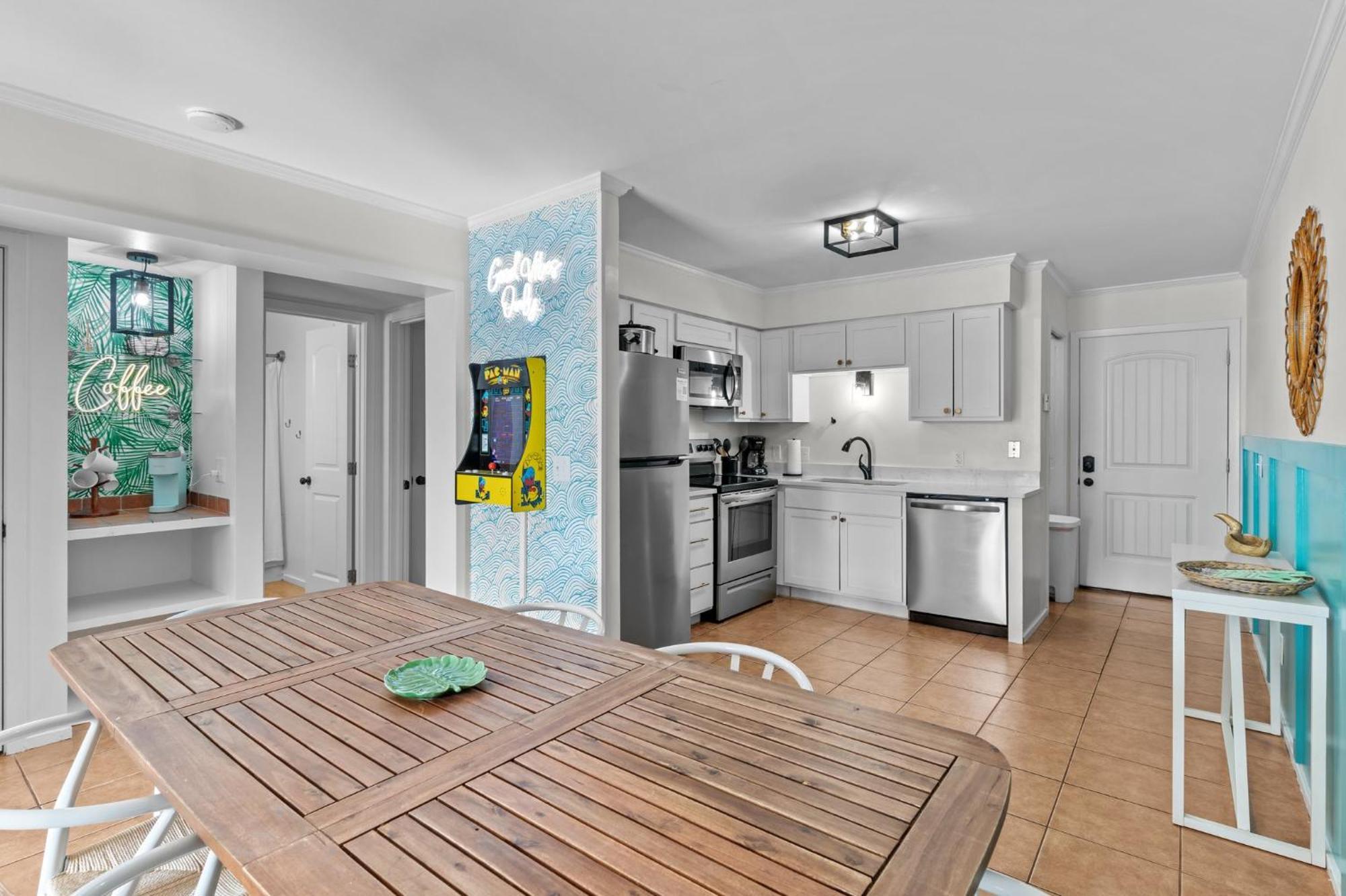 Hang Ten Hideaway, Pool, Condo, Parking - 6 Person Max Occupancy カロライナビーチ エクステリア 写真