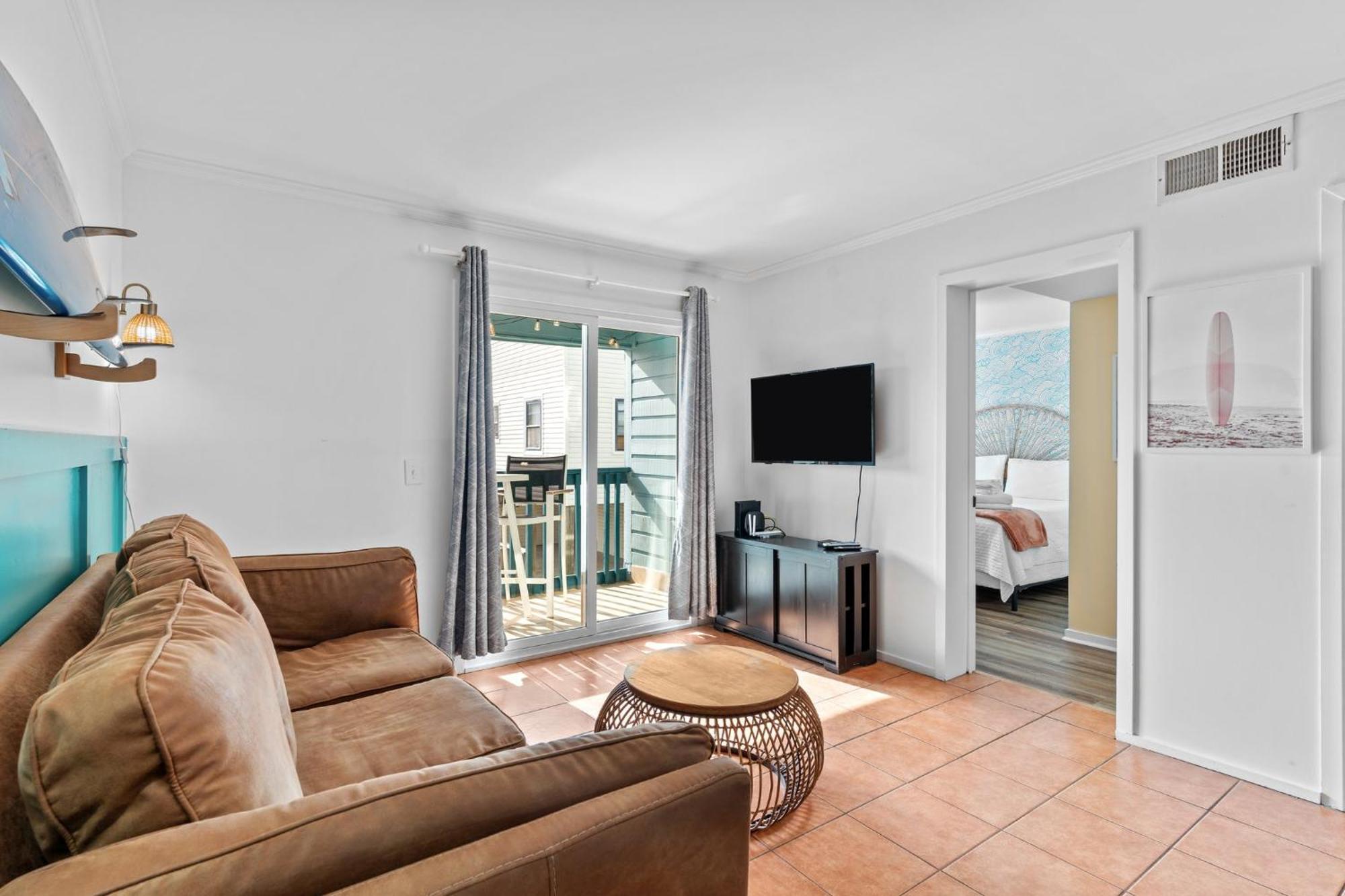 Hang Ten Hideaway, Pool, Condo, Parking - 6 Person Max Occupancy カロライナビーチ エクステリア 写真